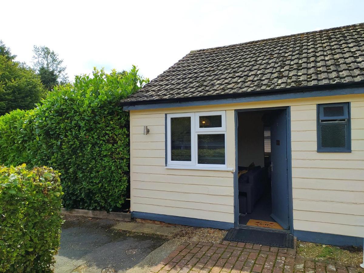 Garden Flat At The Infamous Piltdown Man Pub Apartment Fletching Exterior photo